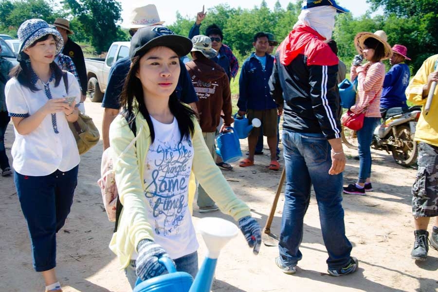 โครงการปลูกต้นไม้ 100,000 ต้นตามรอยพ่อหลวง