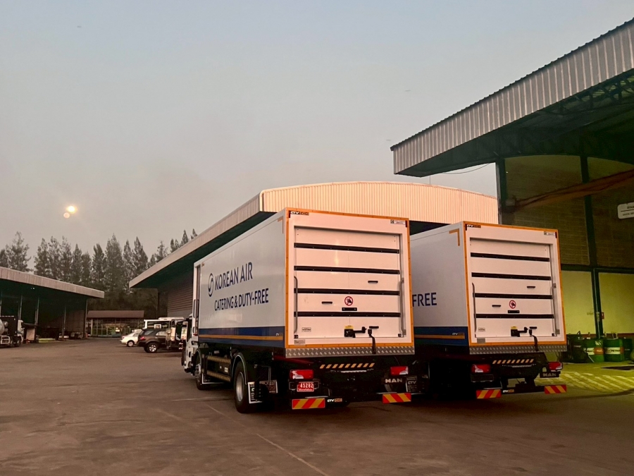 ช ทวี (CHO) ส่งมอบรถลำเลียงอาหารขึ้นเครื่องบิน รุ่น X CAT M แบบ Low CAB จำนวน 2 คัน ให้กับ KAL C&D  เกาหลีใต้ 