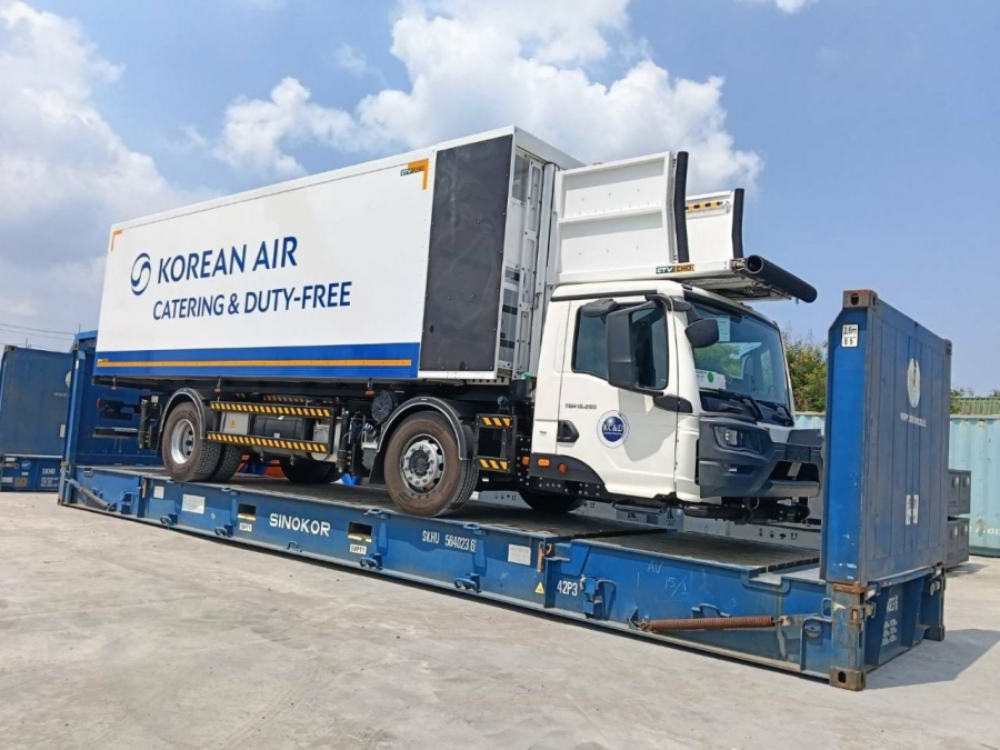 ช ทวี (CHO) ส่งมอบรถลำเลียงอาหารขึ้นเครื่องบิน รุ่น X CAT M แบบ Low CAB จำนวน 2 คัน ให้กับ KAL C&D  เกาหลีใต้ 