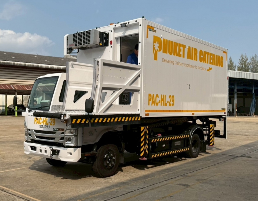 CHO ส่งสอบรถลำเลียงอาหารขึ้นเครื่องบิน รุ่น X CAT S แบบ Half CAB จำนวน 2 คัน ให้กับ PACCO ภูเก็ต